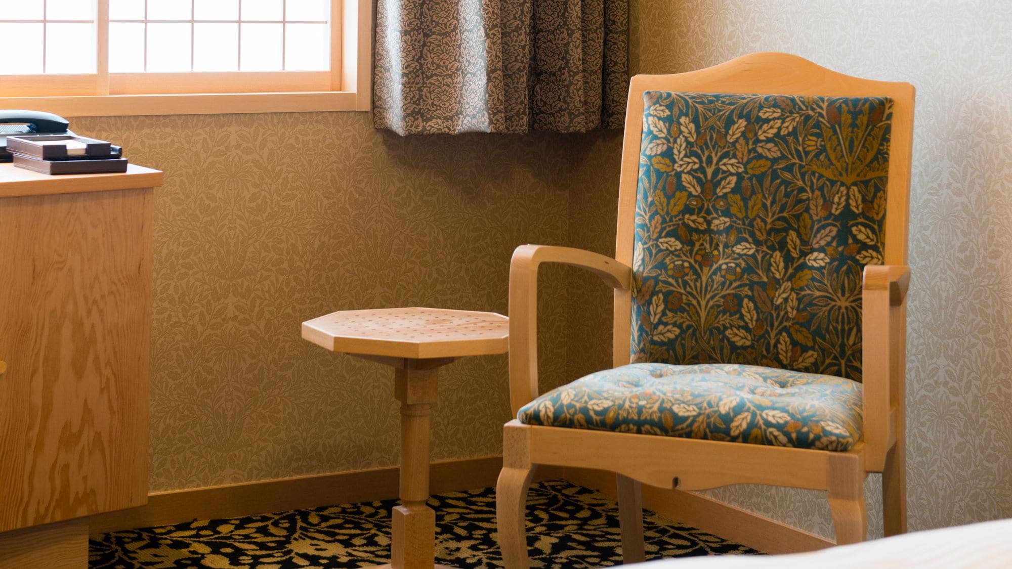 ◆Superior Double | Table and chairs