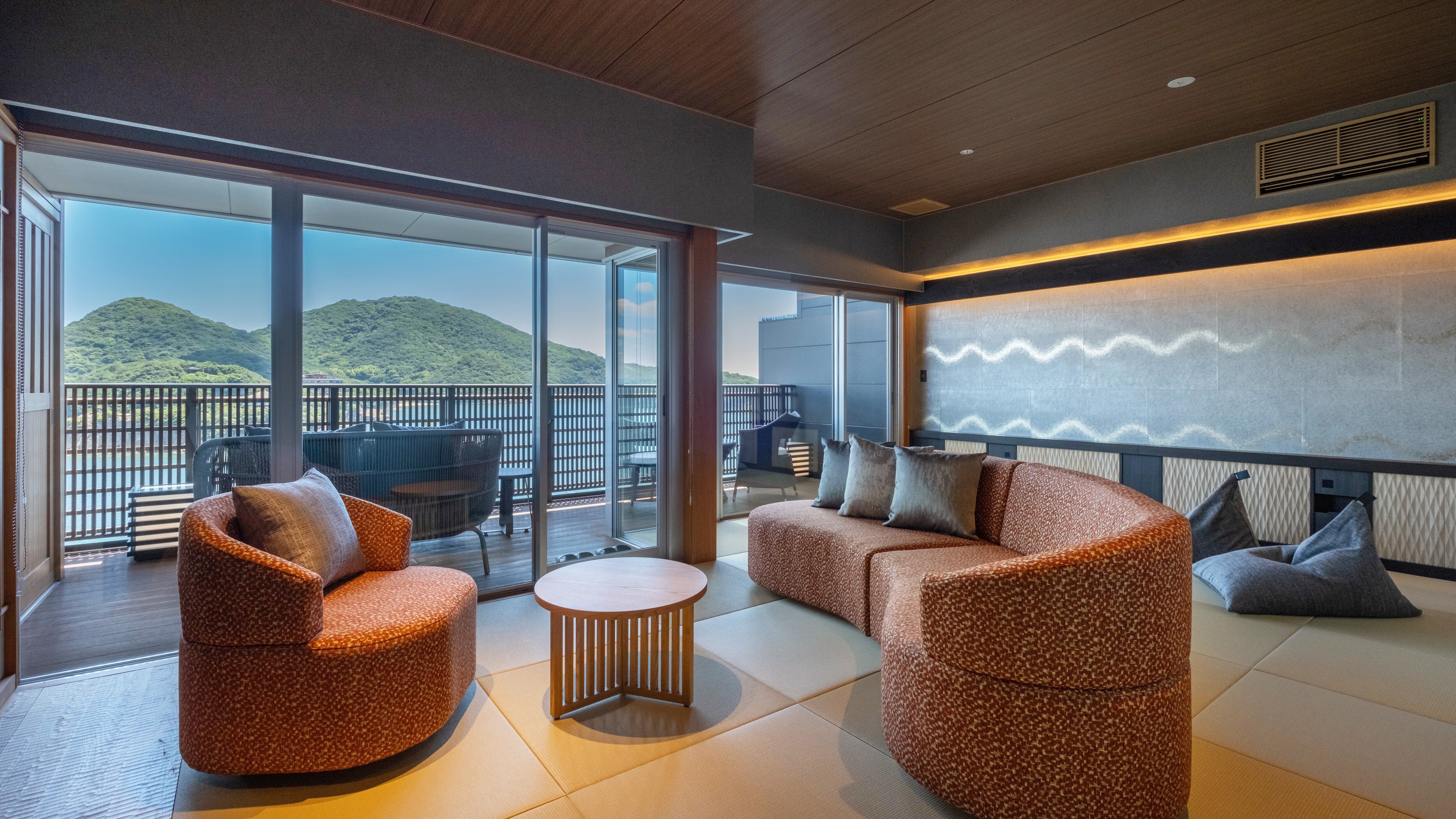 Suite lantai atas atas