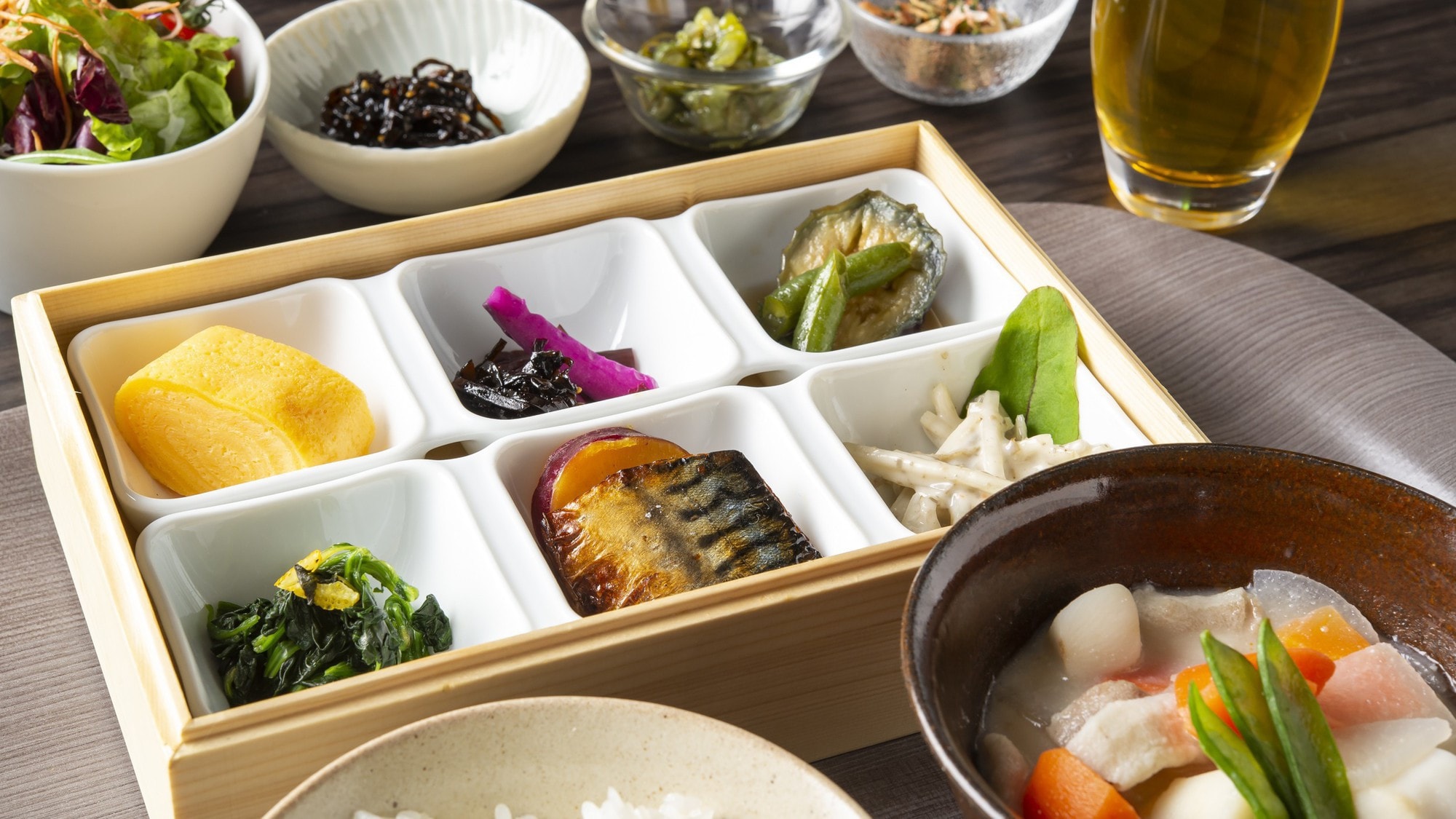 Breakfast set menu example (Japanese food image)