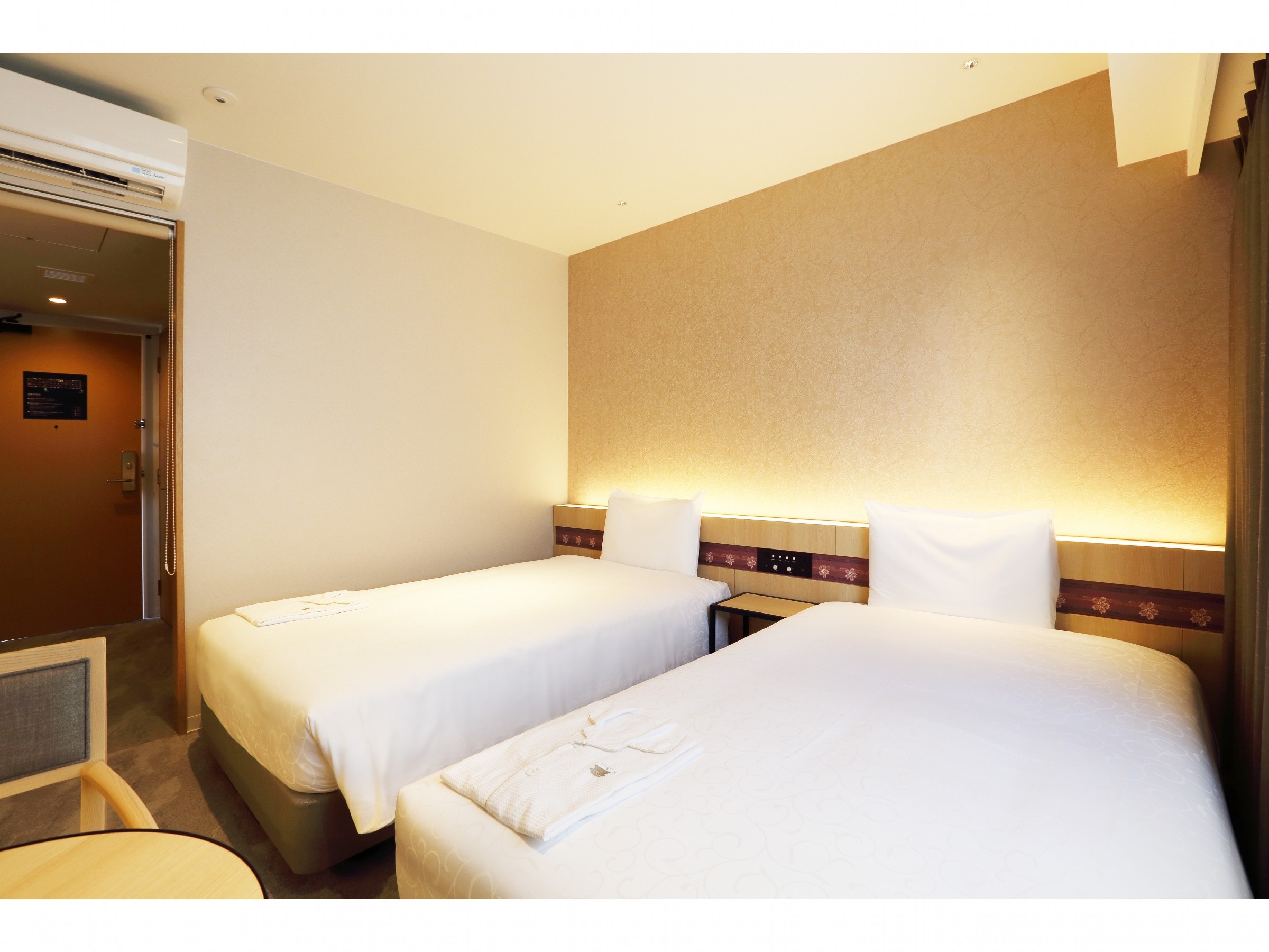 Superior twin room