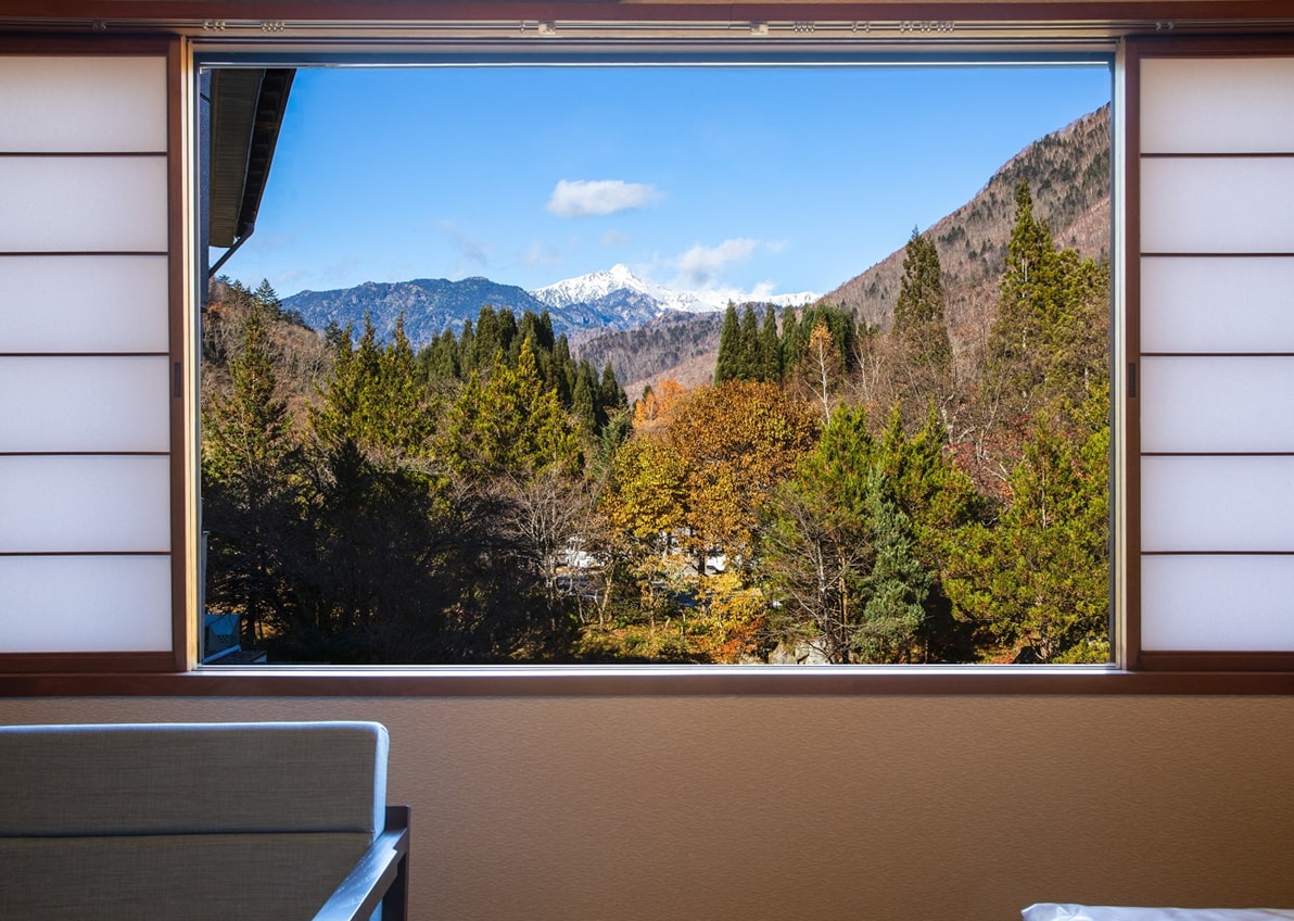 [Guest room: Deluxe Japanese-Western room on the garden side]