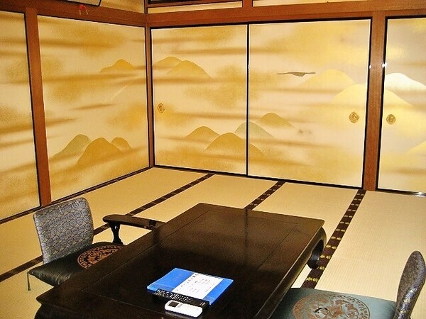 귀빈실 운정 사이