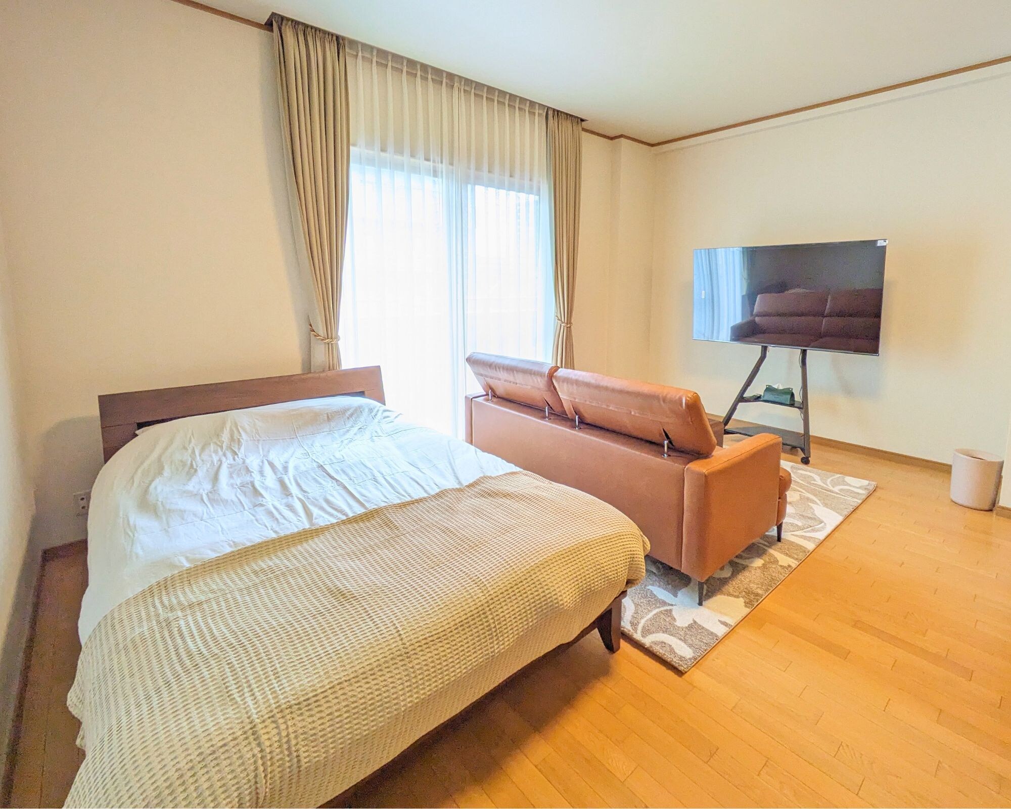 [TOURAINE] Bed