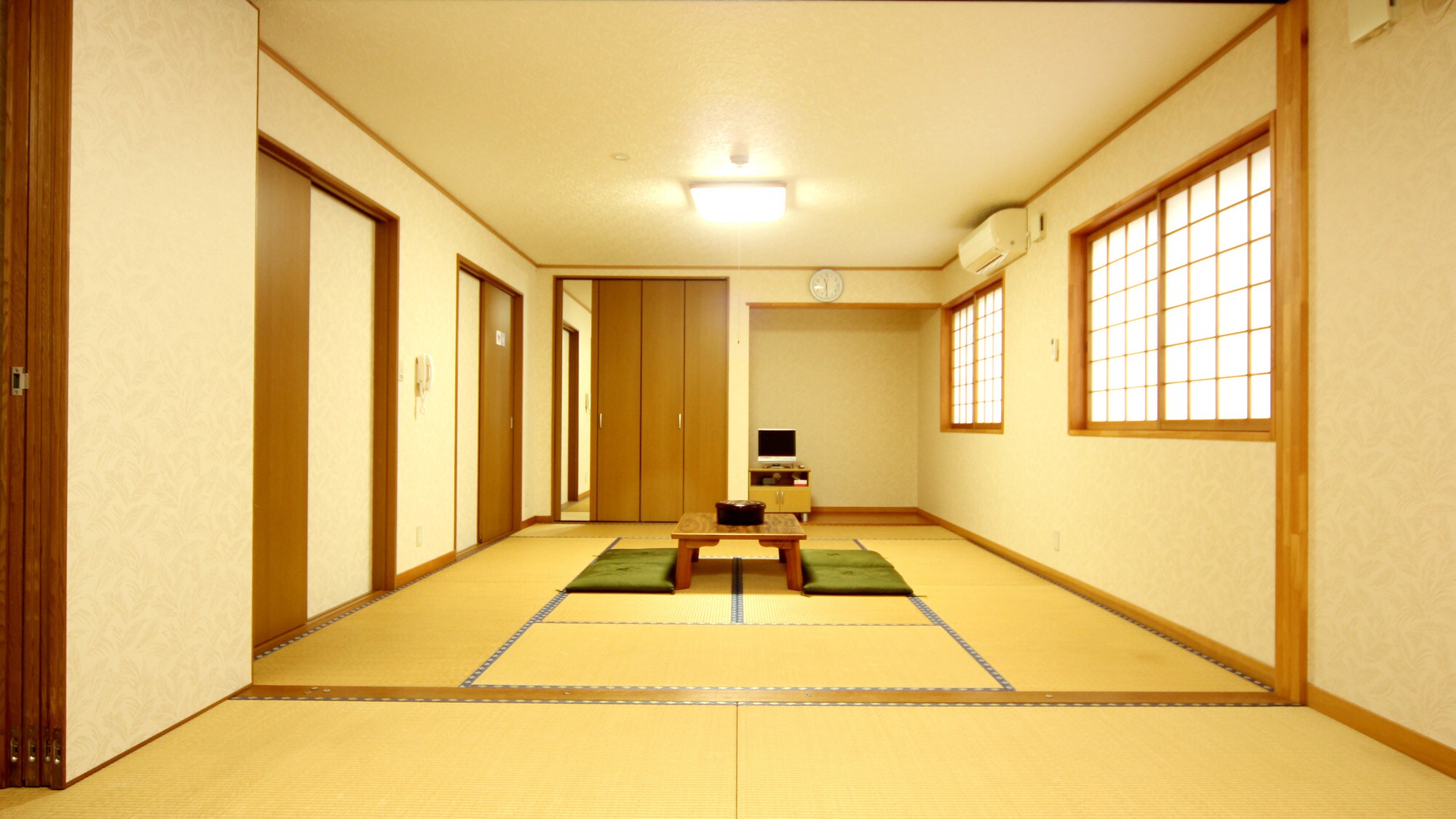 [New Wing Japanese-style Room] You can relax in a spacious and comfortable environment.