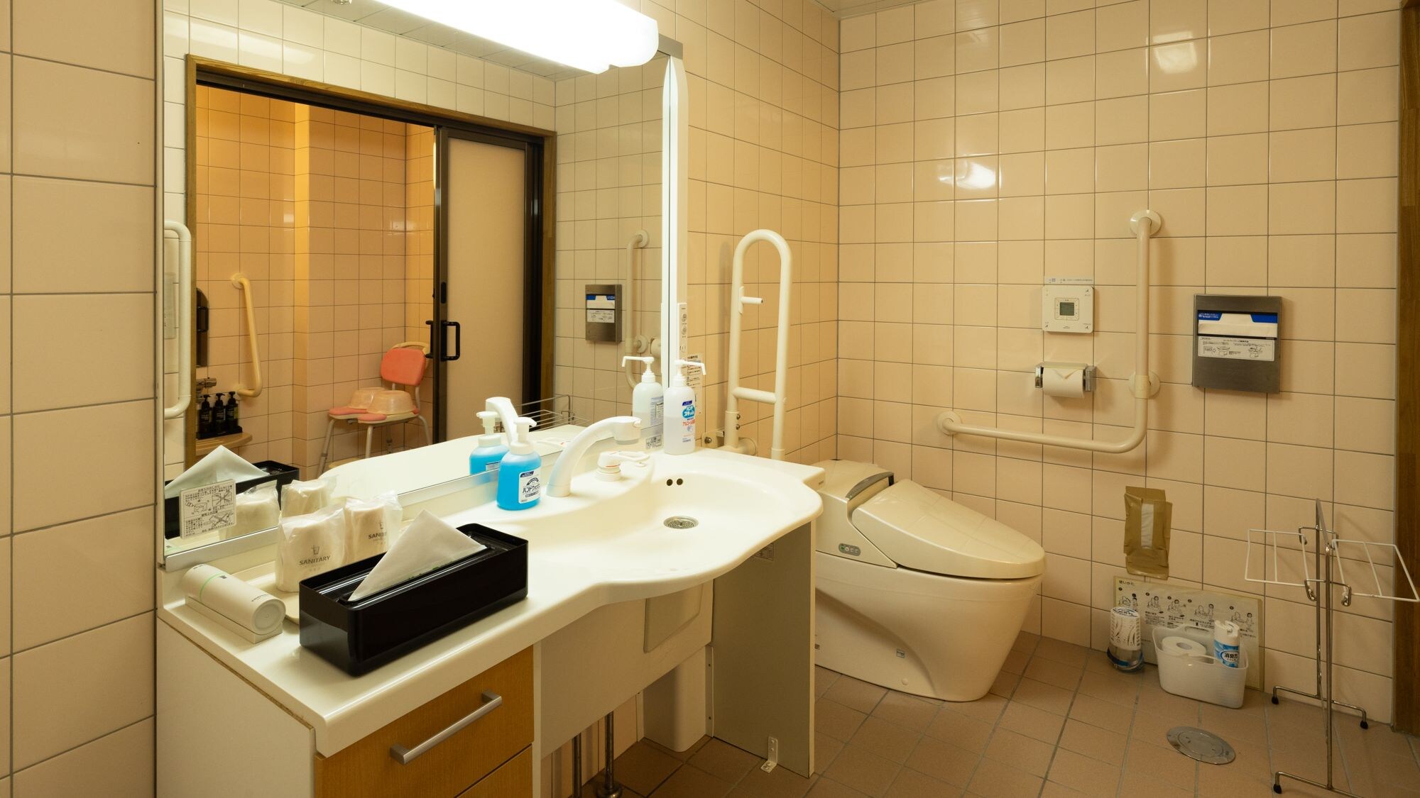 Kamar bergaya Barat (4 tempat tidur) Bebas hambatan, dengan kamar mandi dan toilet [Dilarang merokok]