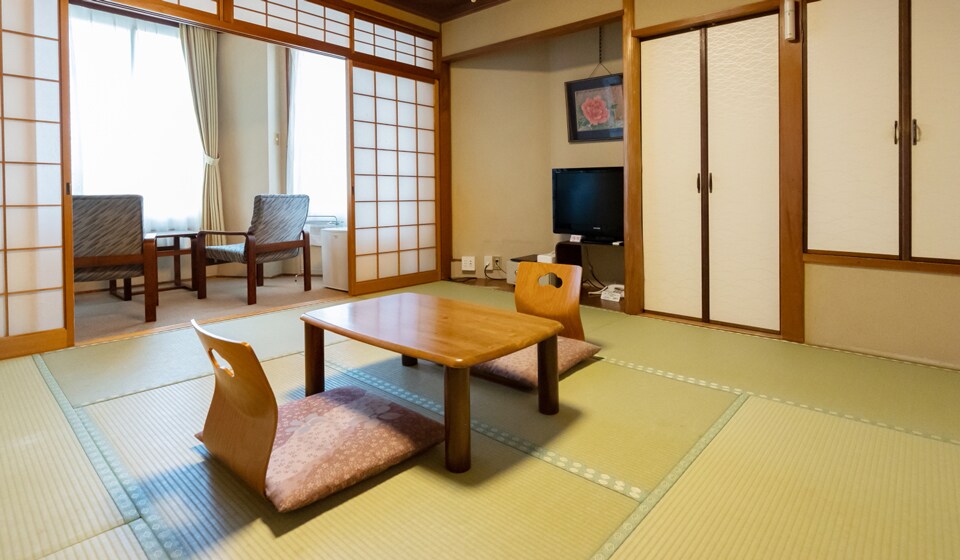 Kamar bergaya Jepang (8 tikar tatami) dengan toilet
