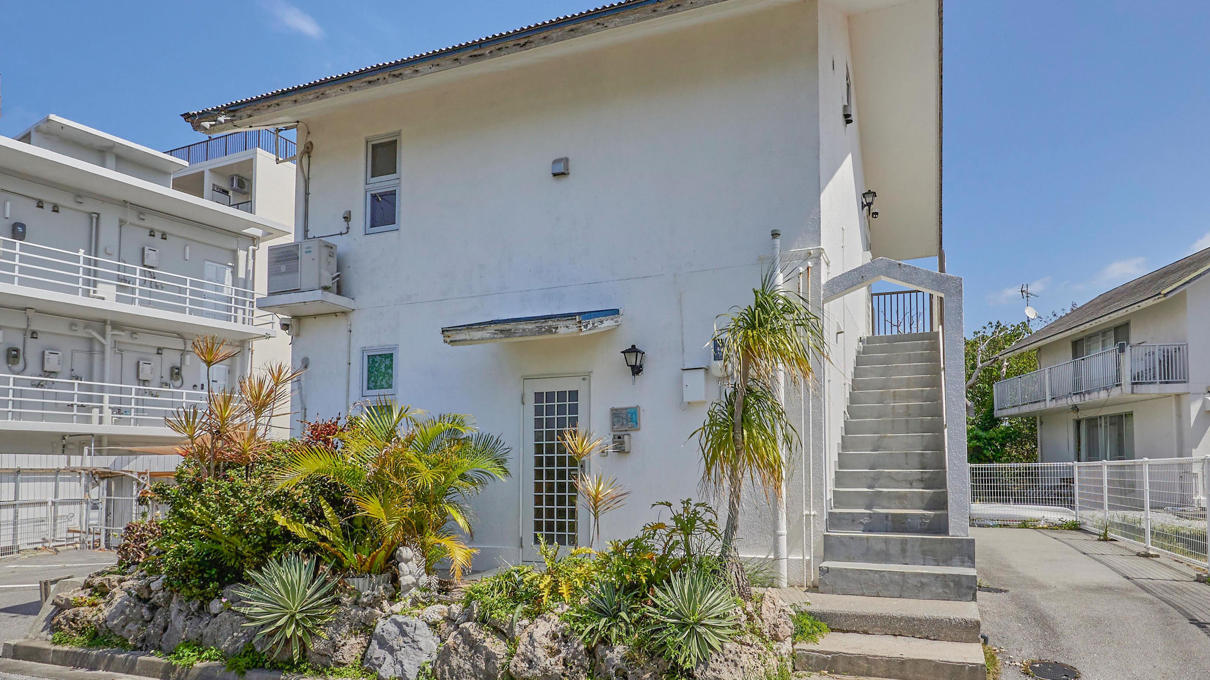 [Minamikaze - Exterior] The two-story Minamikaze can be rented out for one whole floor, either the first or second floor.