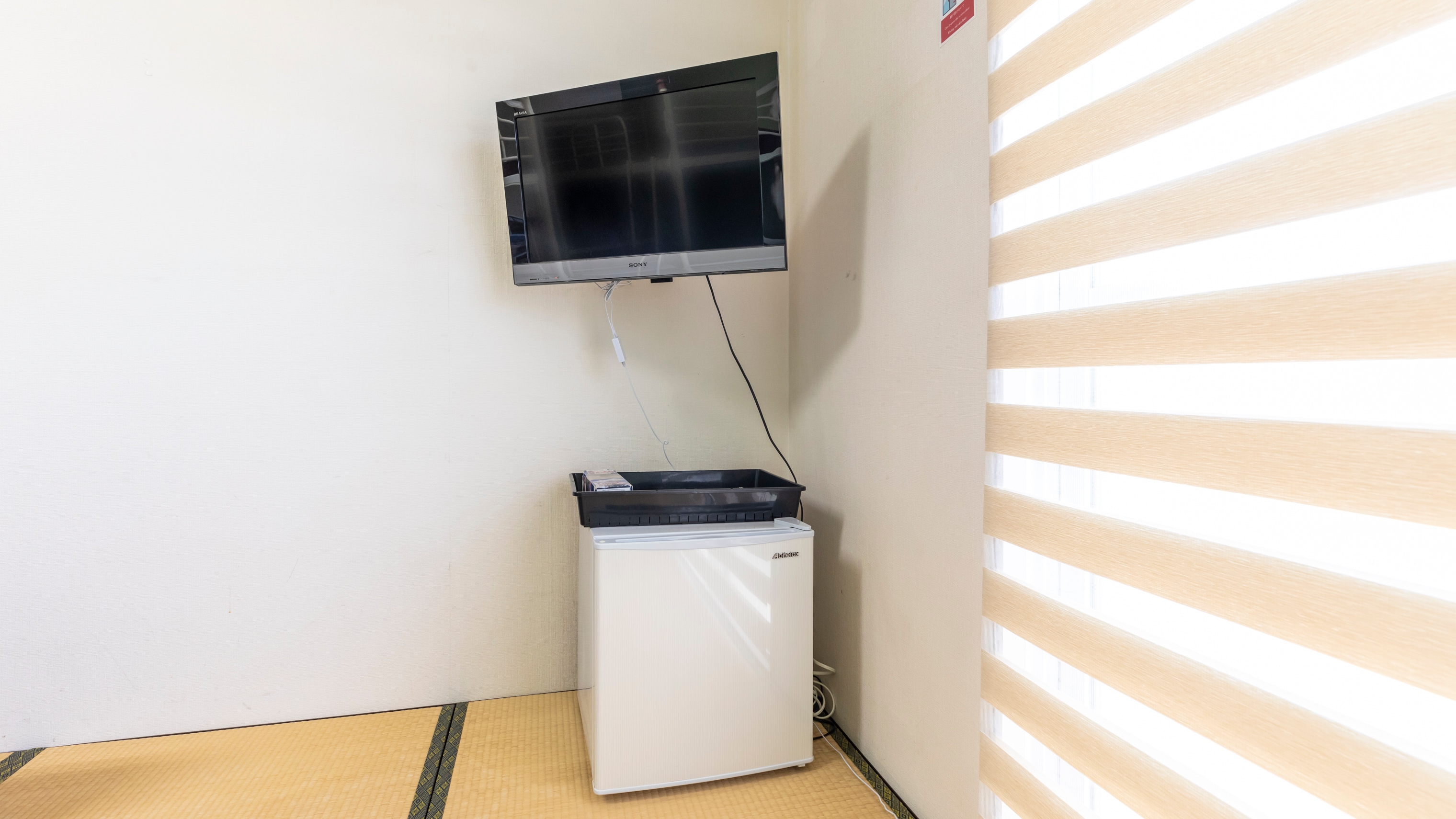 [Non-smoking] Japanese-Western style room for 1 to 4 people (bunk beds) (shared bathroom and toilet)