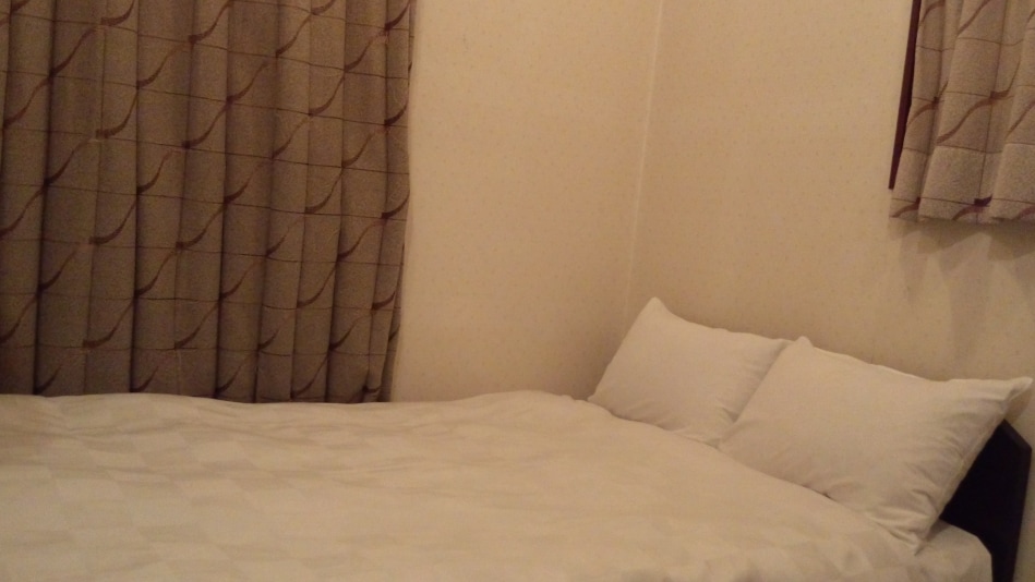 Guest room semi-double