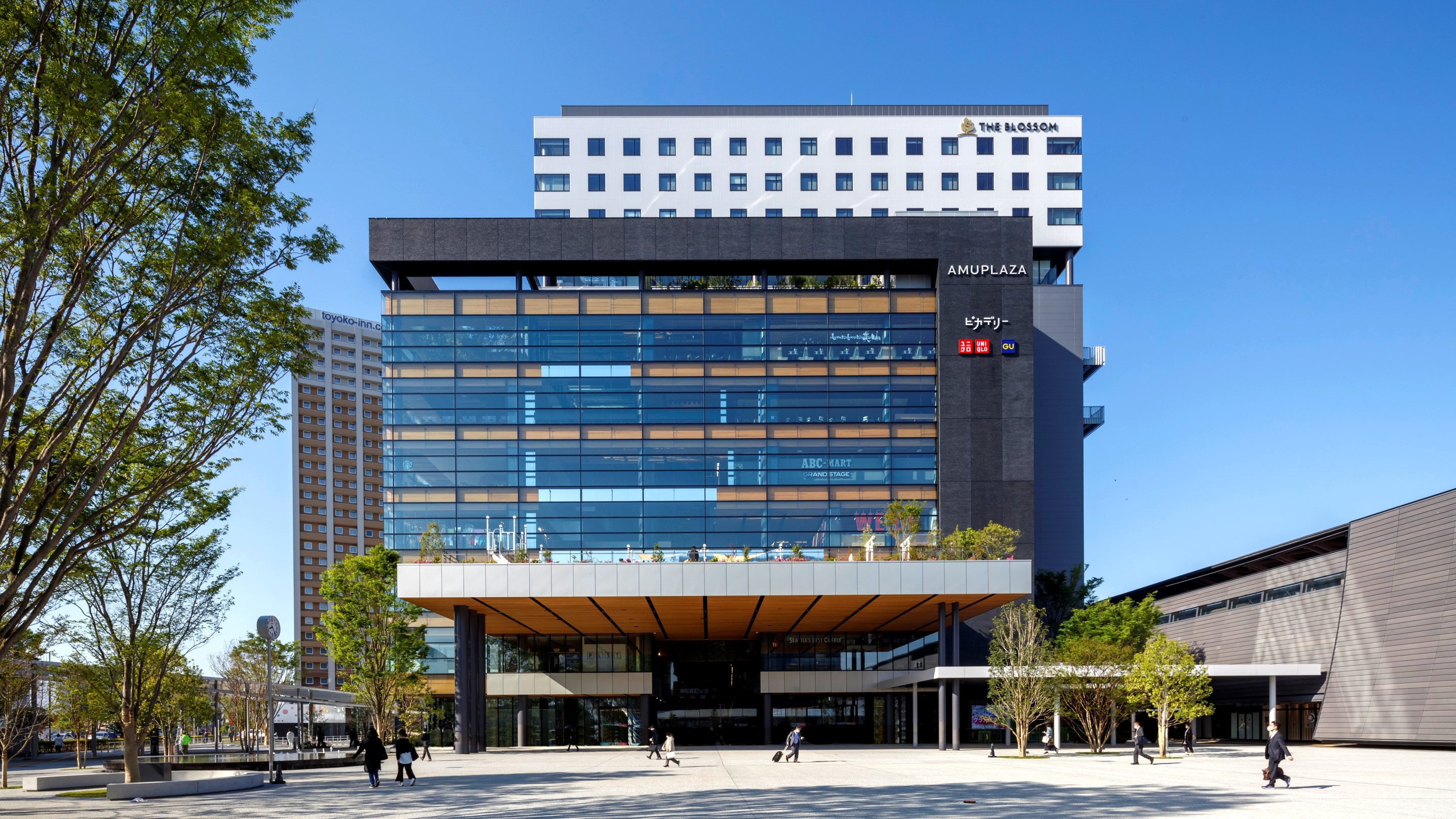 ภายนอกของ AMUPLAZA