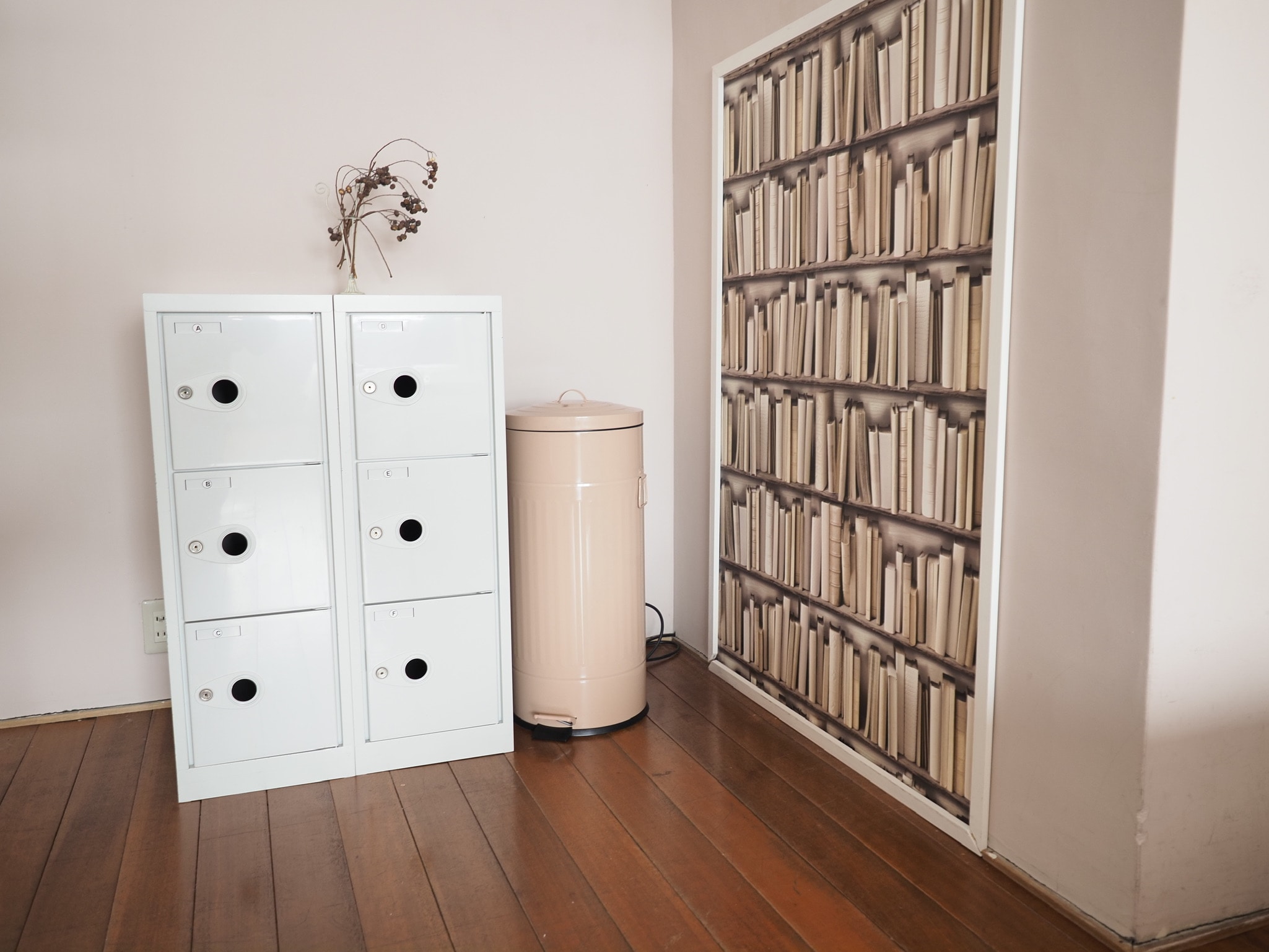 Women's dorm 6 lockers