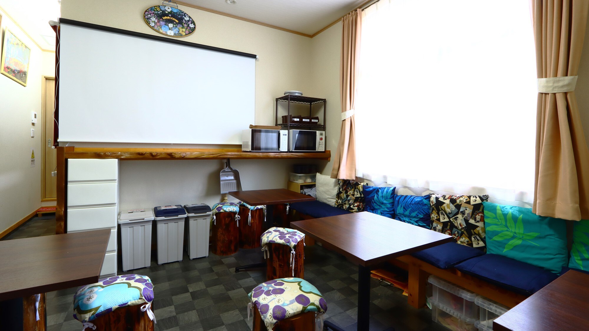 [Inside the building] 1F common space