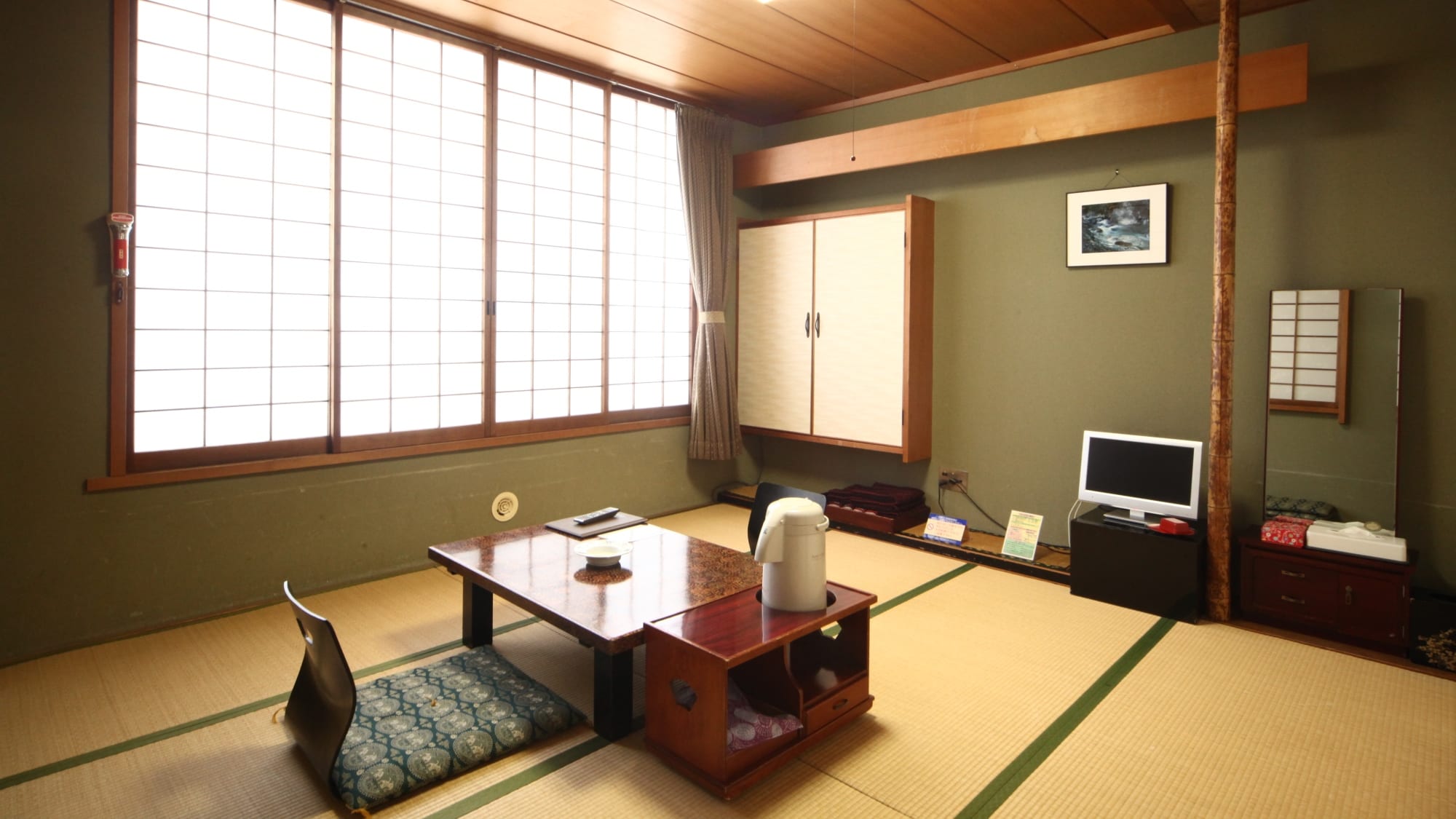 Contoh kamar (kamar bergaya Jepang bagian dari kamar bergaya Jepang-Barat)