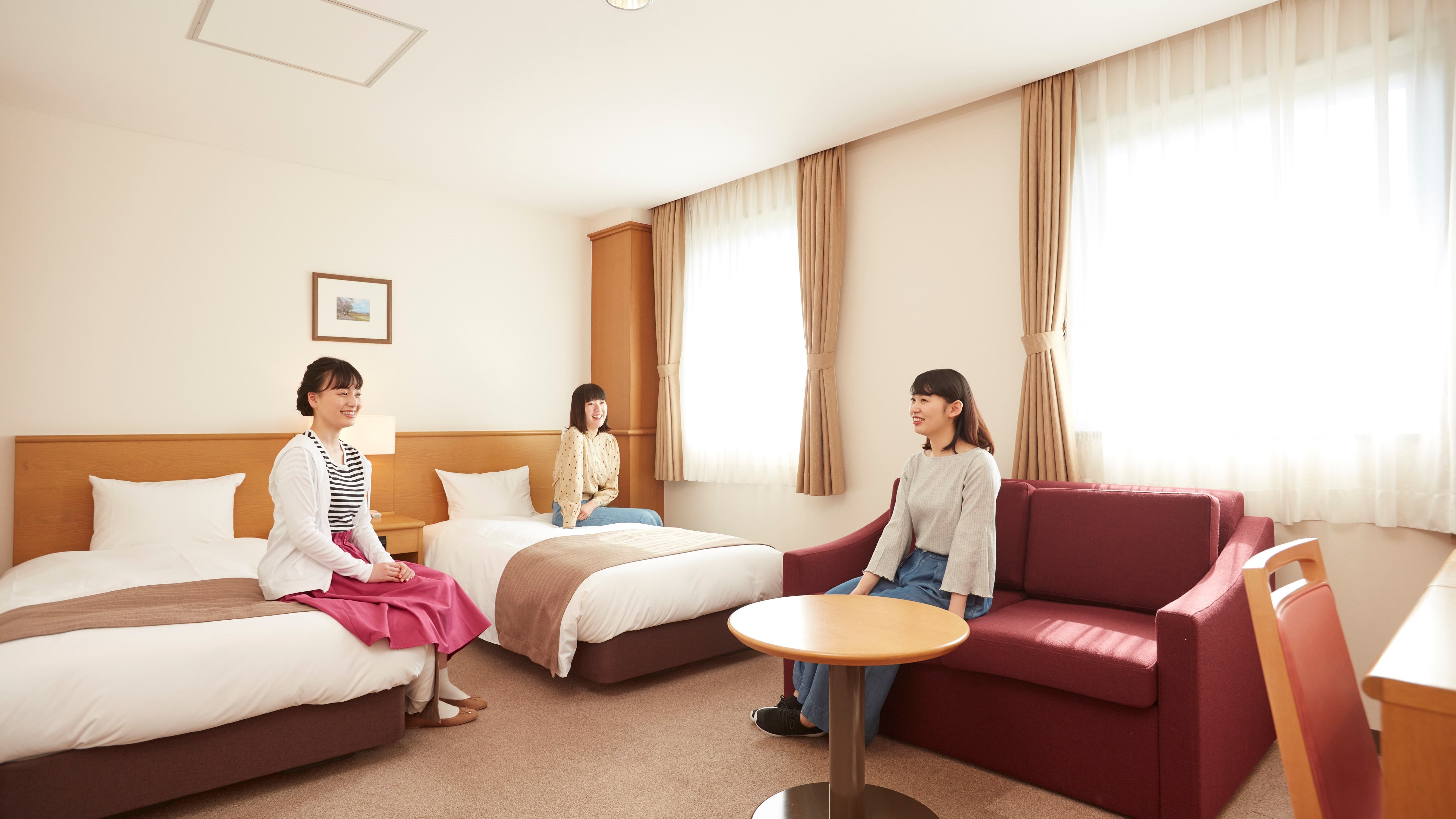 ■Guest room: DX twin room: Corner room on 1st and 2nd floor (no track side on 2nd floor)