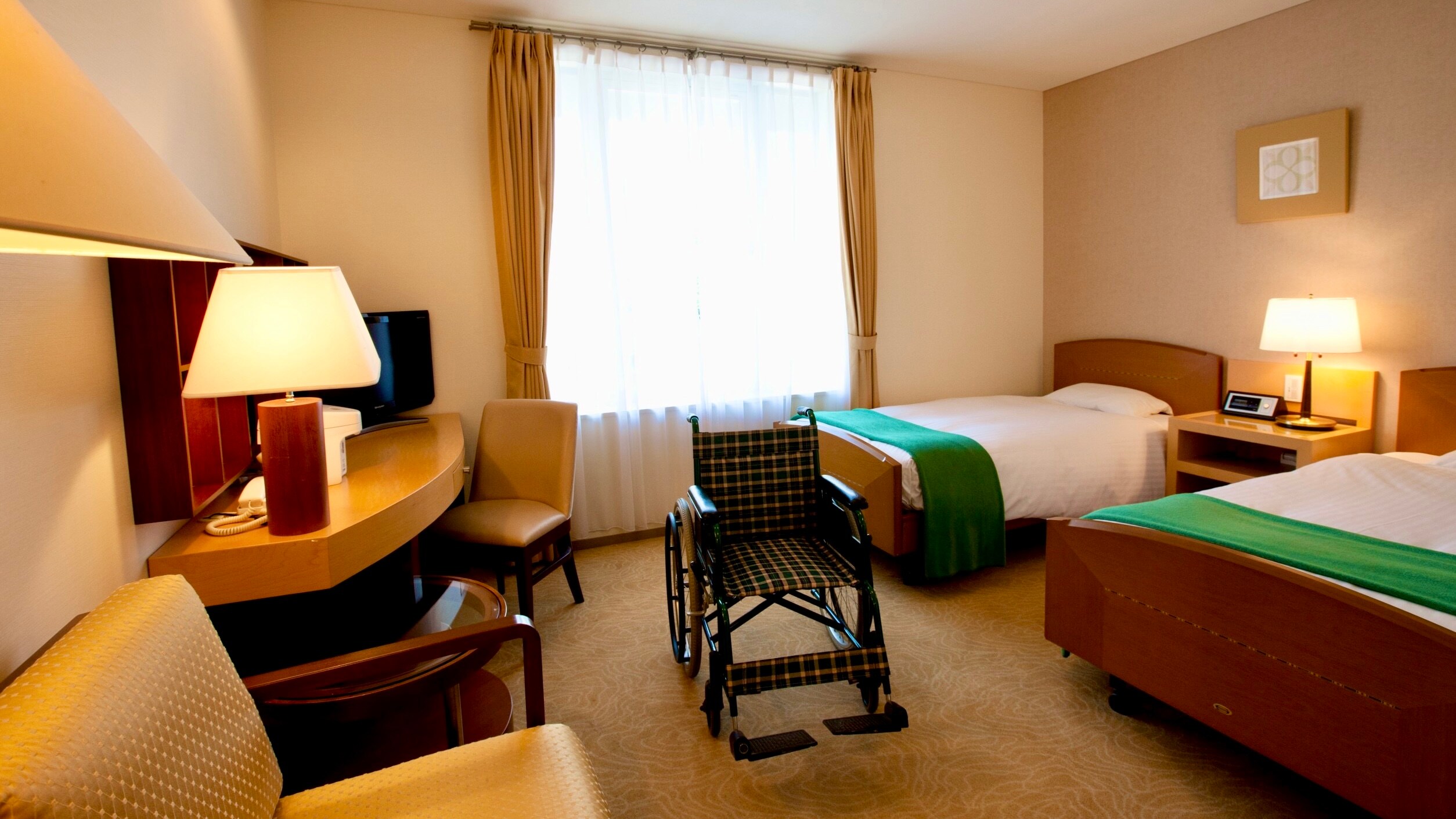 Barrier-free twin room