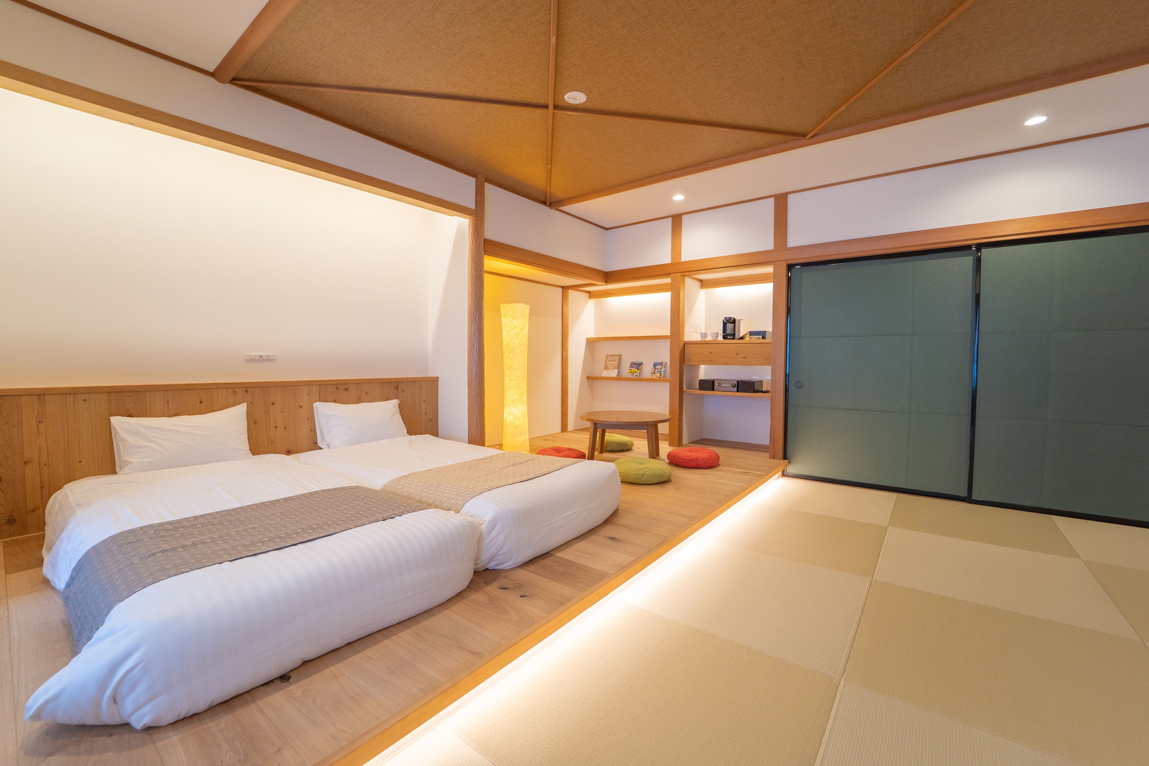 【附半露天浴池/三溫暖】日式摩登陽台套房（16張榻榻米）