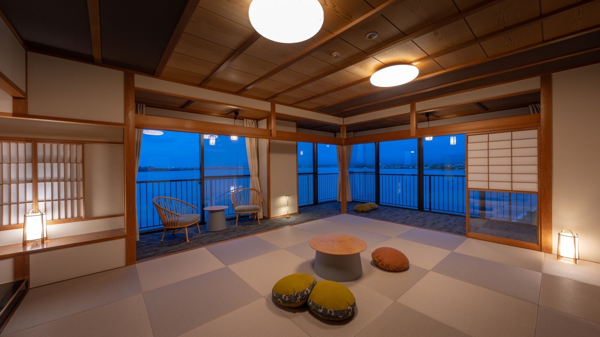 ■ [Lakeside Corner Room] 2024 Modern Japanese-style Room <18 tatami mats>