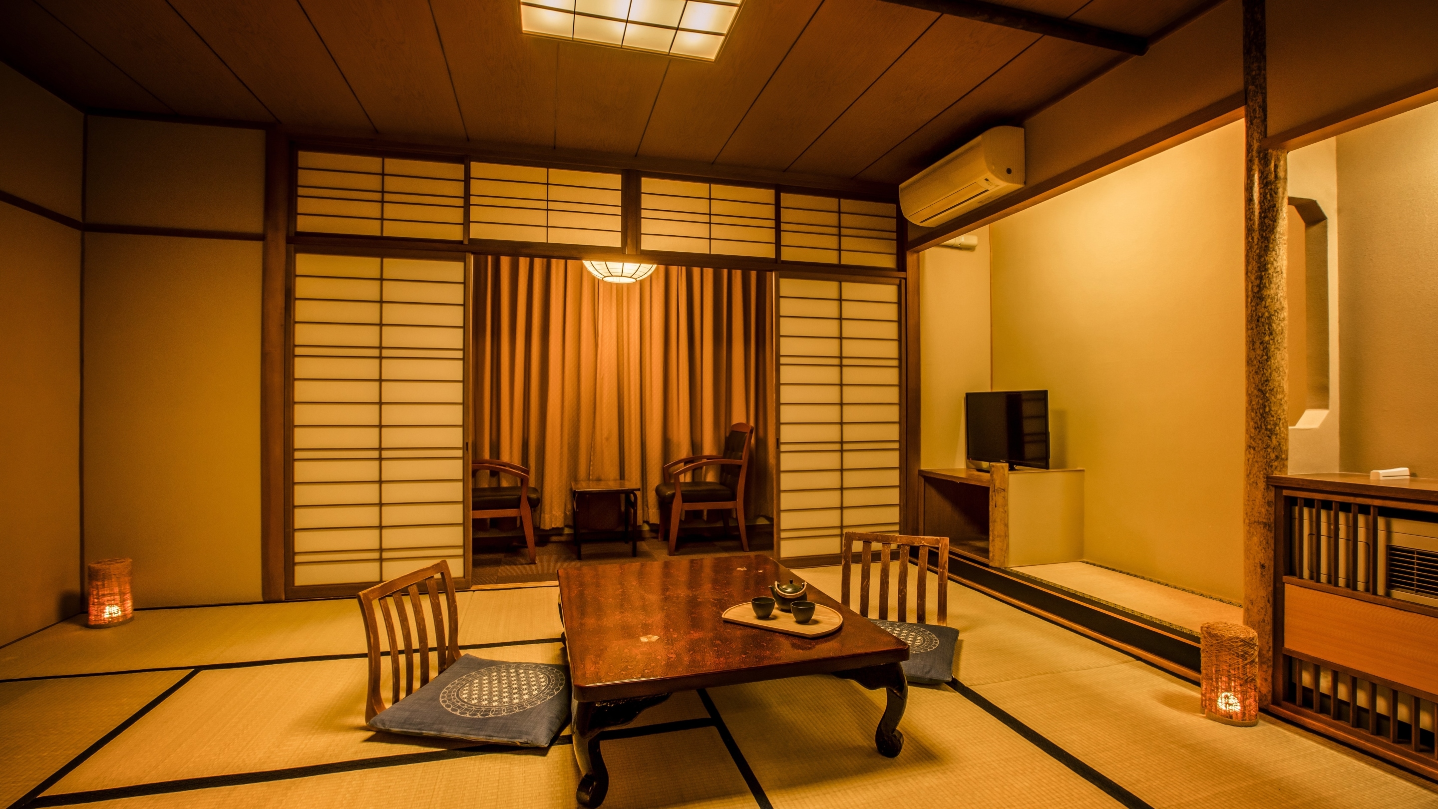 Standard Japanese-style room *An example of a guest room