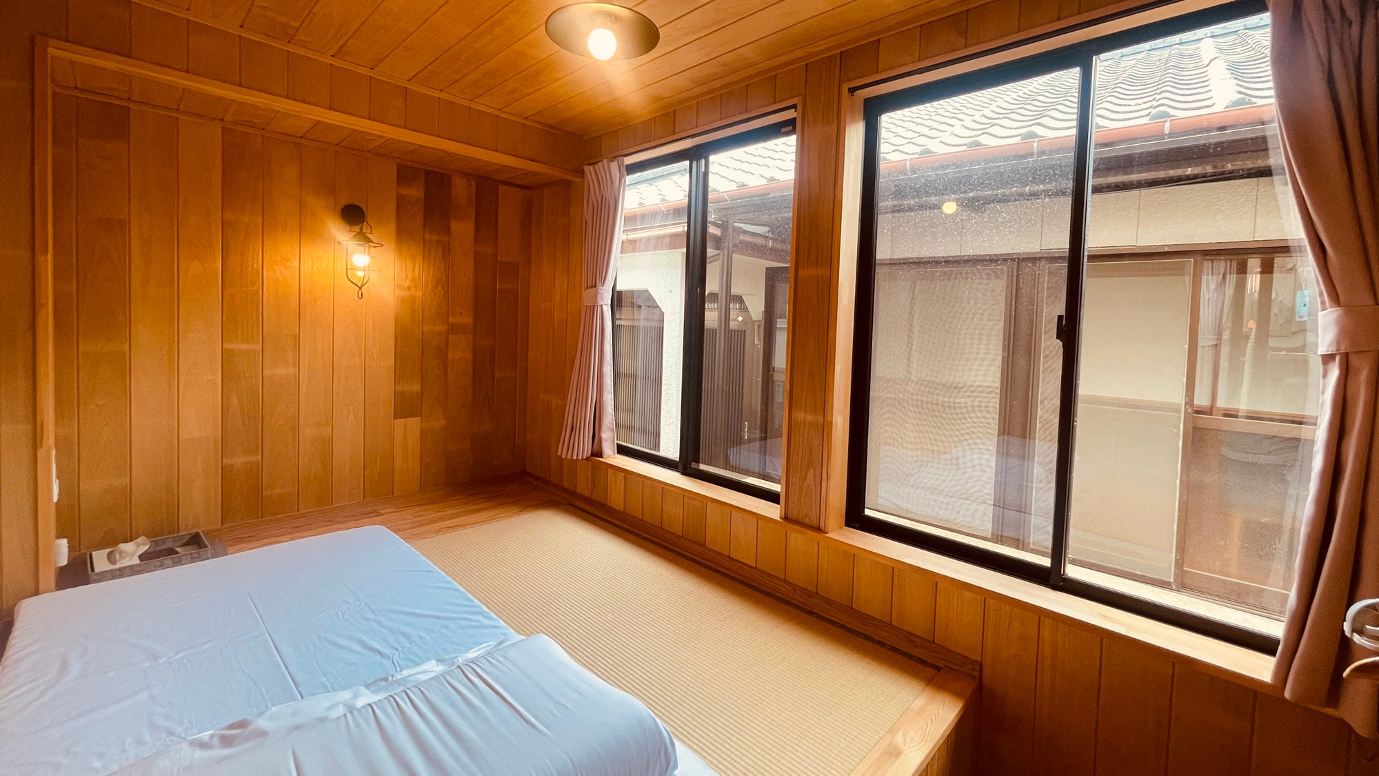 Sakura (single room with tatami mats)