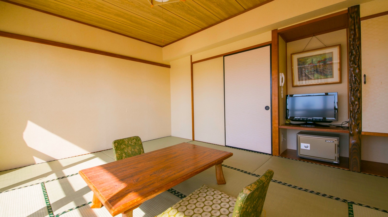 10 tatami Japanese-style room (maximum 5 guests) *Can be used by 1 guest