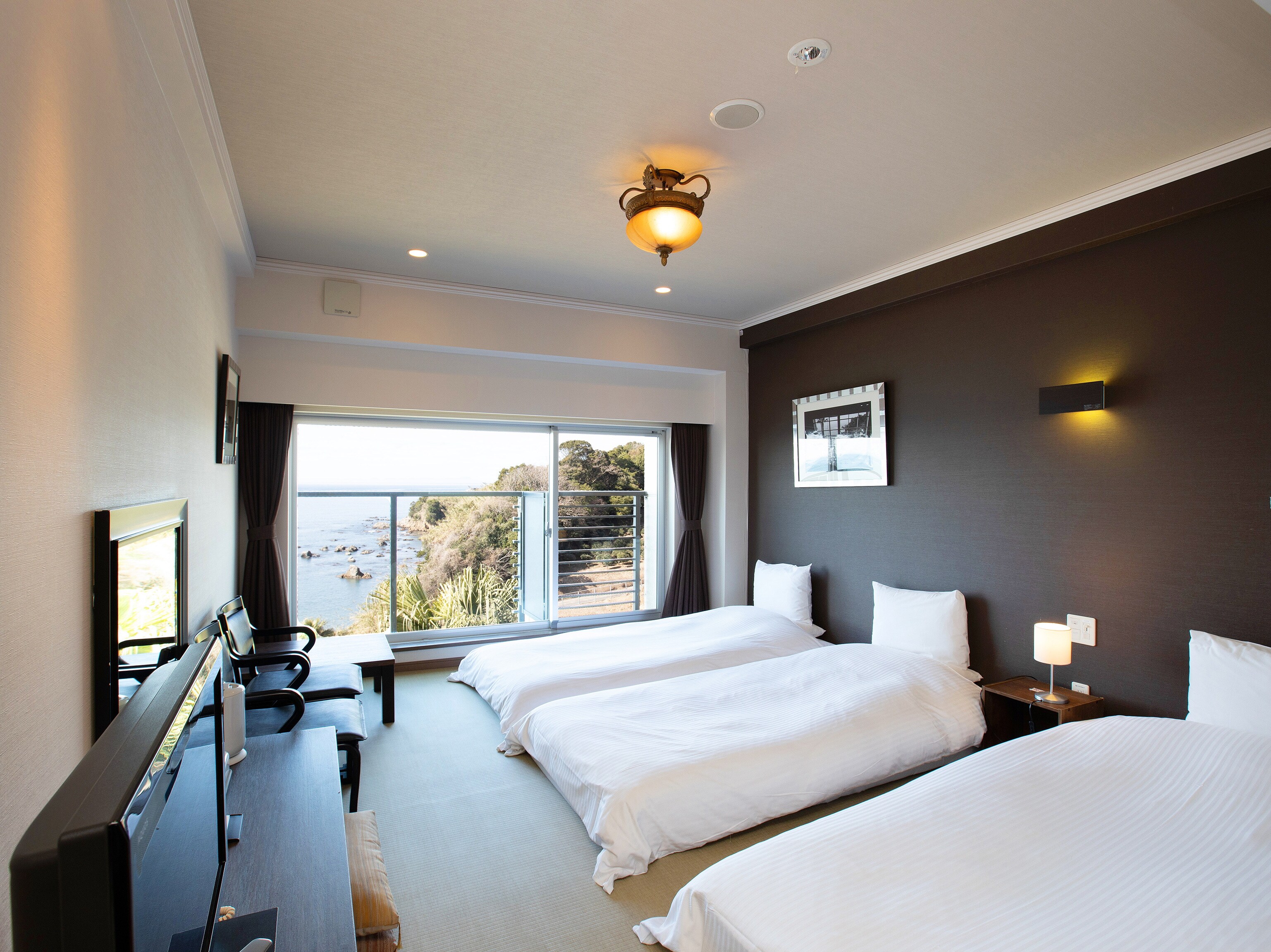 Standard [Japanese-Western style room]