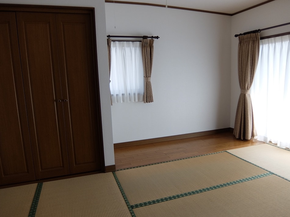 Spacious Japanese-style room