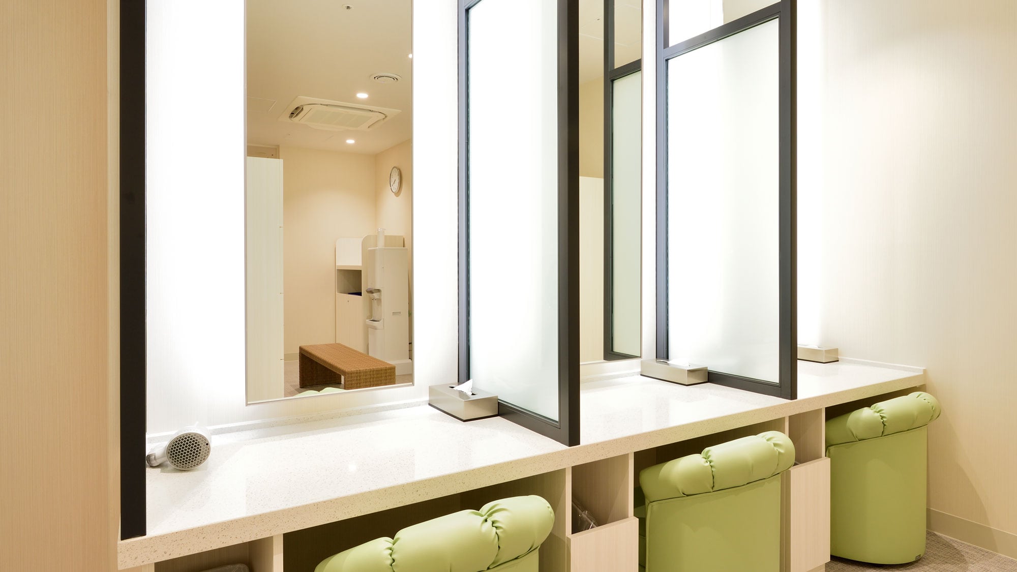 Powder corner (women's public bath)