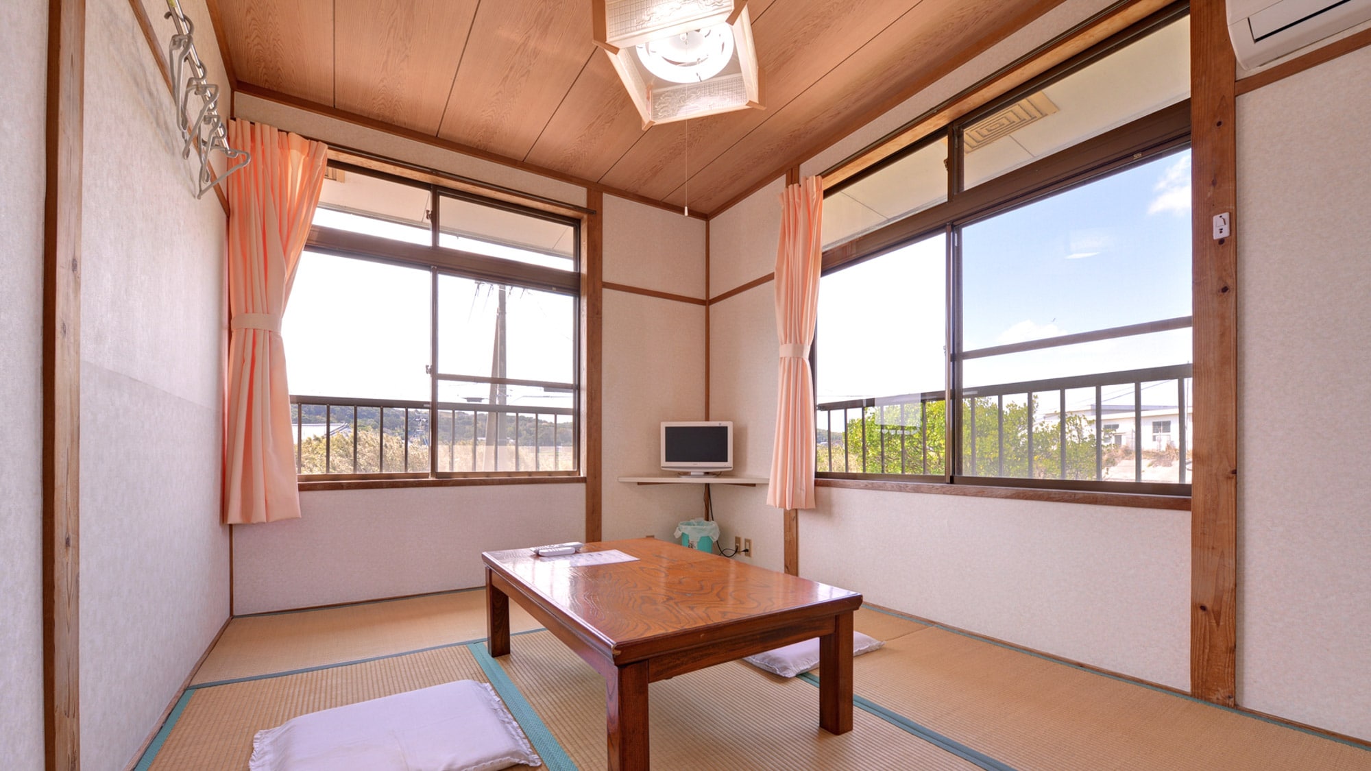 ※6張榻榻米的日式房間（客房範例）/民宿典型的簡約日式房間。伸展雙腿放鬆。